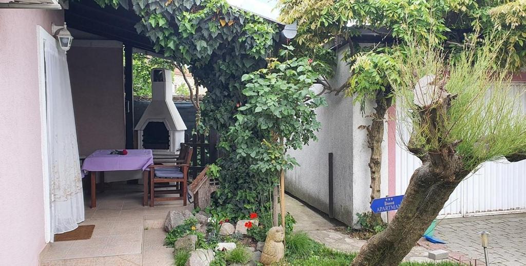 Apartman Ksenija Ðakovo Kültér fotó